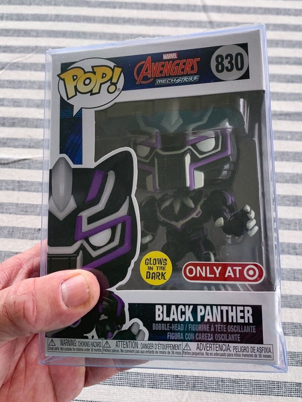 FUNKO POP!  BLACK PANTHER #830 GLOWS IN DARK TARGET EXCLUSIVE GITD W/ PROTECTOR!